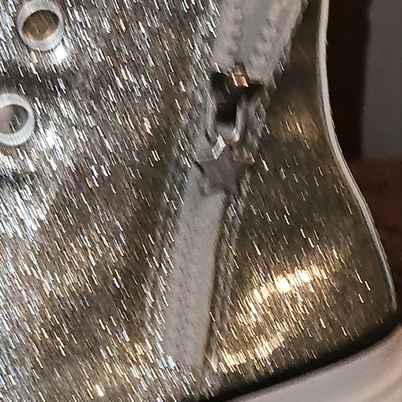 Converse Chuck Taylor Lugged Lift Sneaker Women 7 Silver Shoes A03010C - Picture 4 of 11